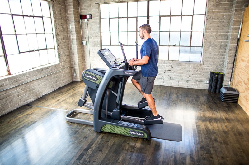 G886 Verso Cross Trainer - SportsArt