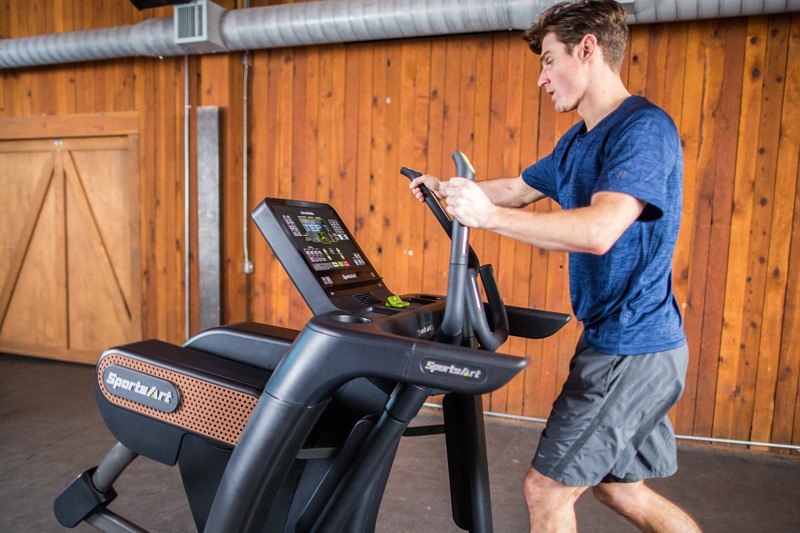 V886 Verso Cross Trainer - SportsArt