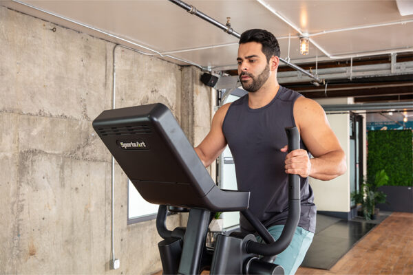 SA_24 Uniformed Service Webpage Images-Cardio_0007_SA_20 E873 Elliptical-180